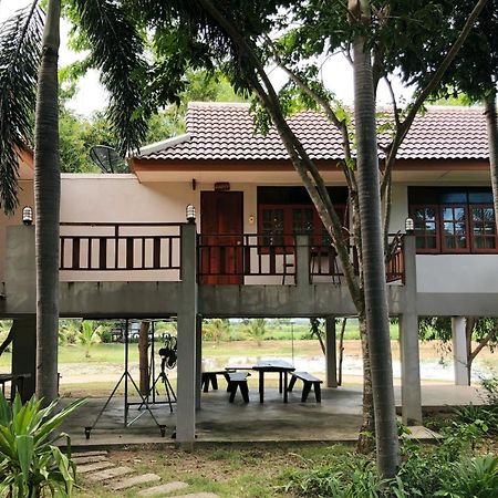 Resort Railumpoo Nakhon Sawan Eksteriør bilde