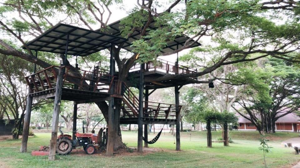 Resort Railumpoo Nakhon Sawan Eksteriør bilde
