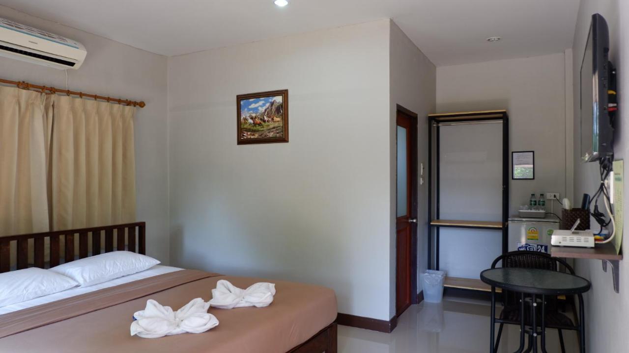 Resort Railumpoo Nakhon Sawan Eksteriør bilde