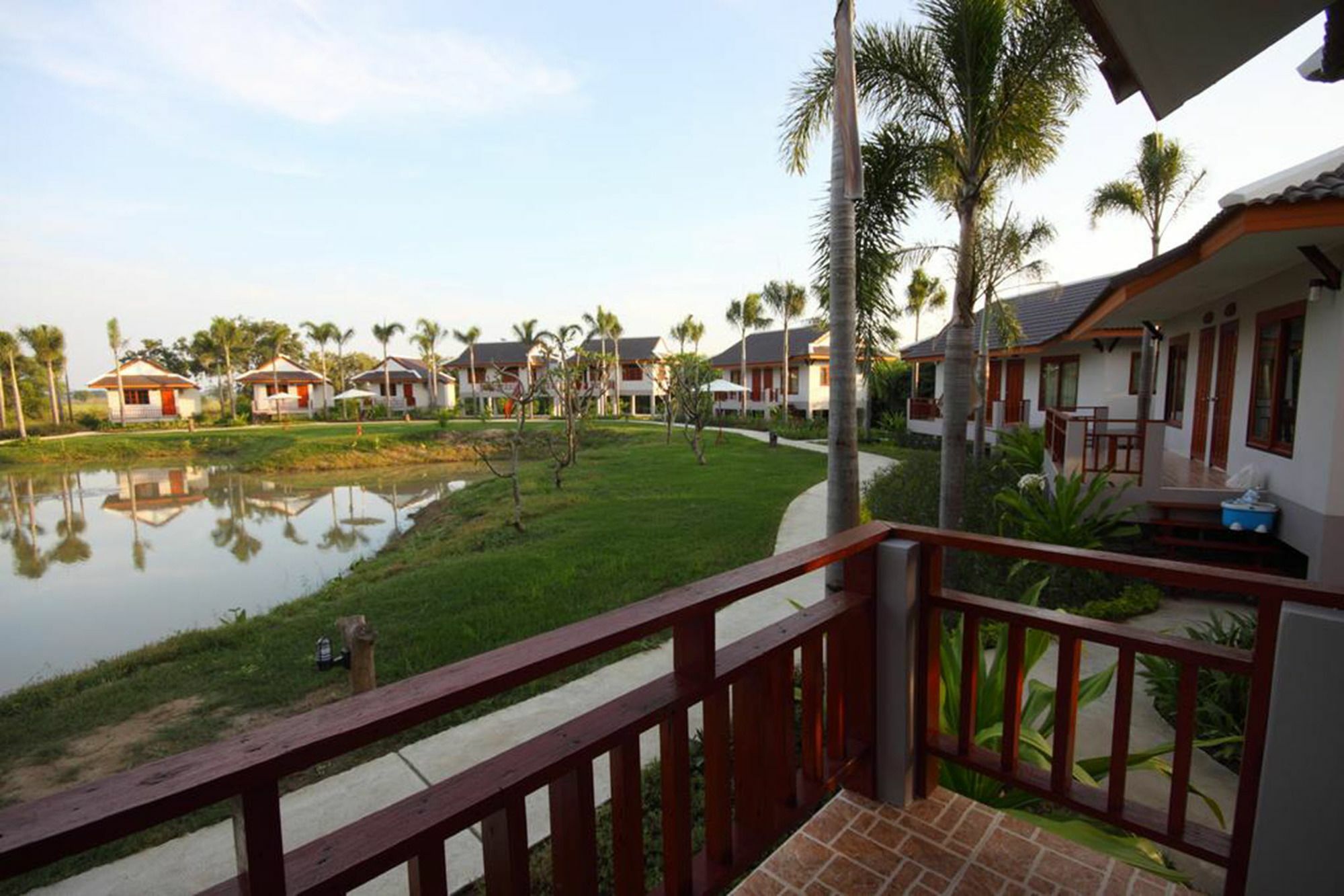 Resort Railumpoo Nakhon Sawan Eksteriør bilde