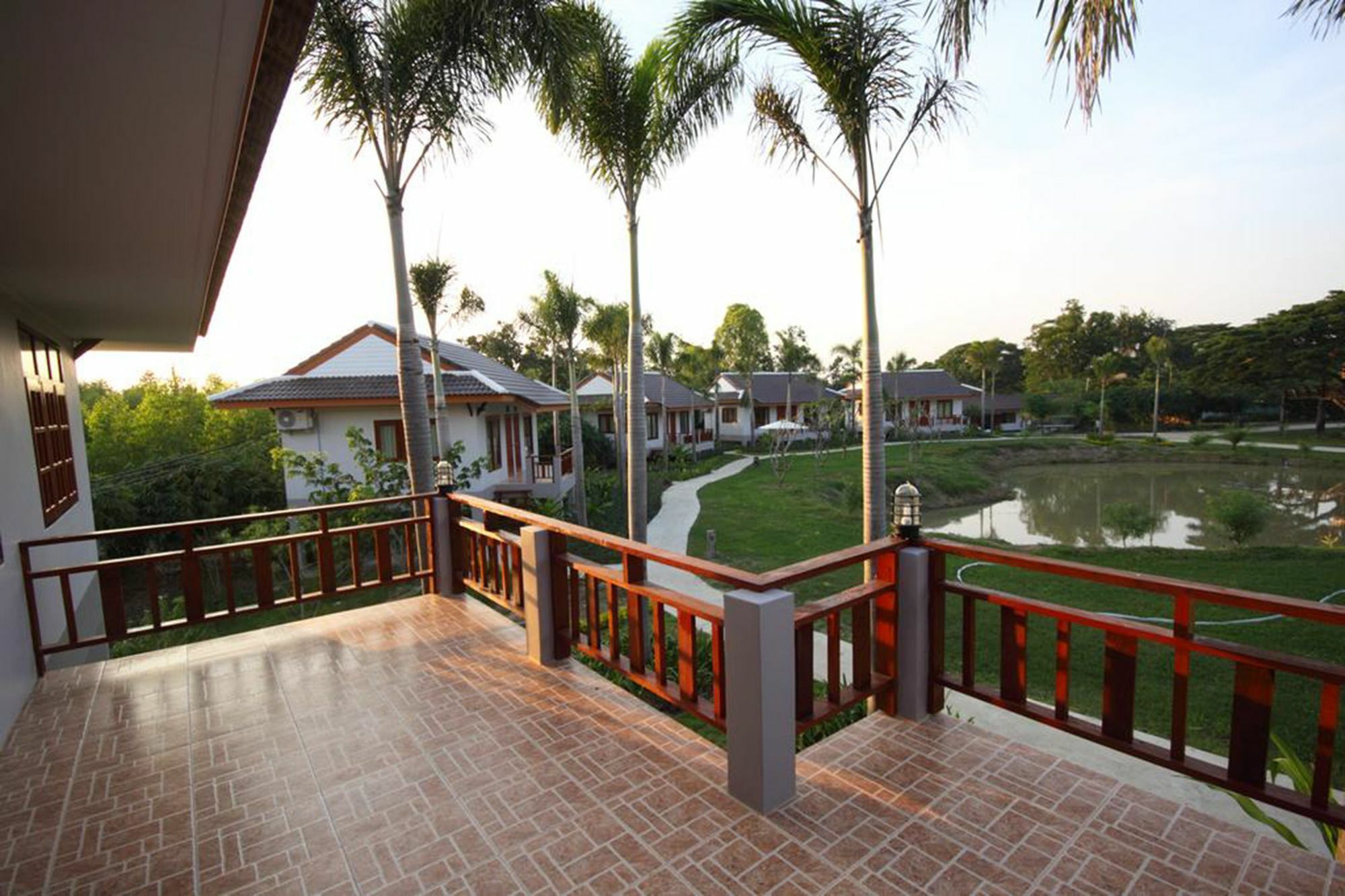 Resort Railumpoo Nakhon Sawan Eksteriør bilde