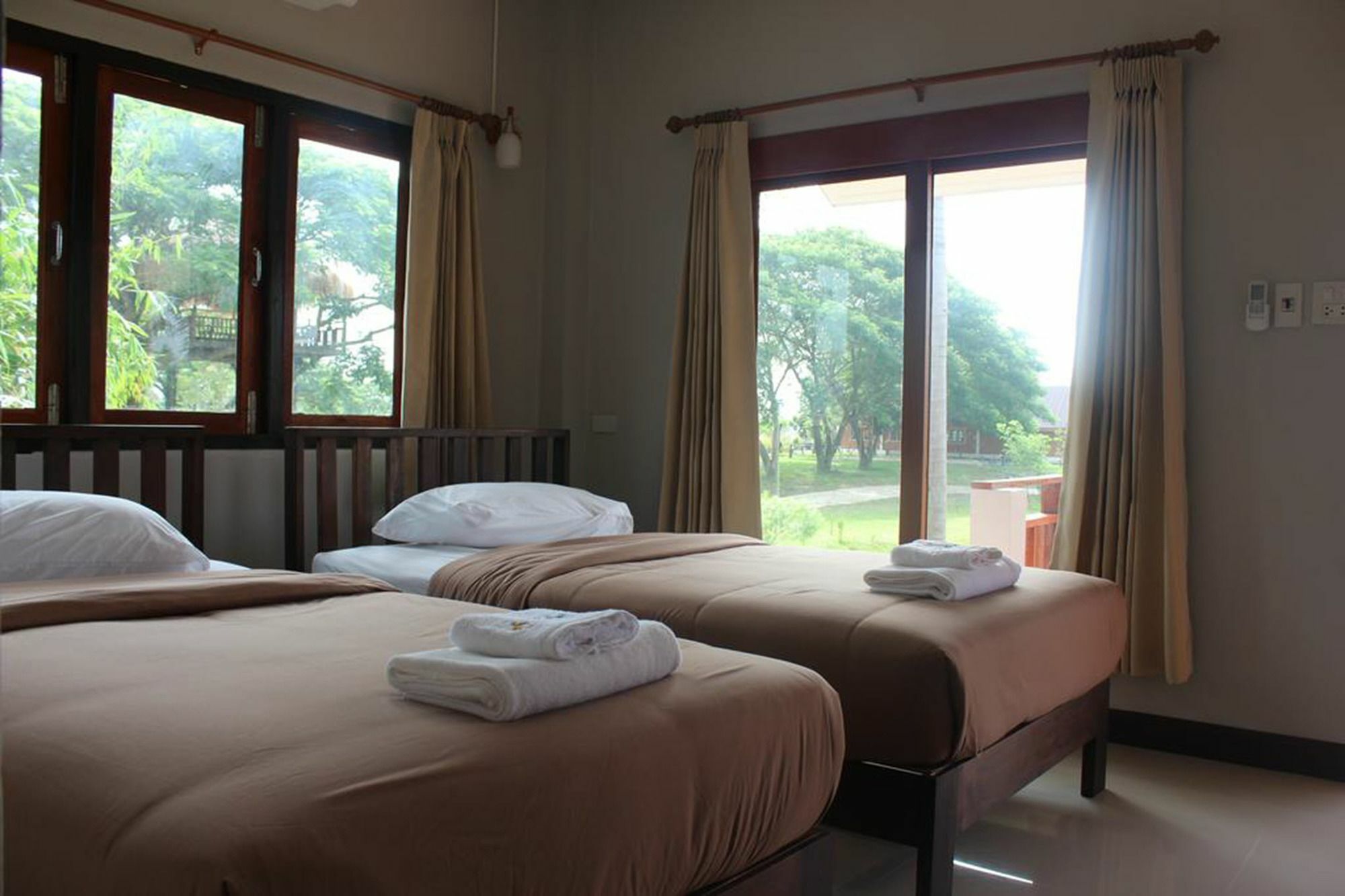 Resort Railumpoo Nakhon Sawan Eksteriør bilde