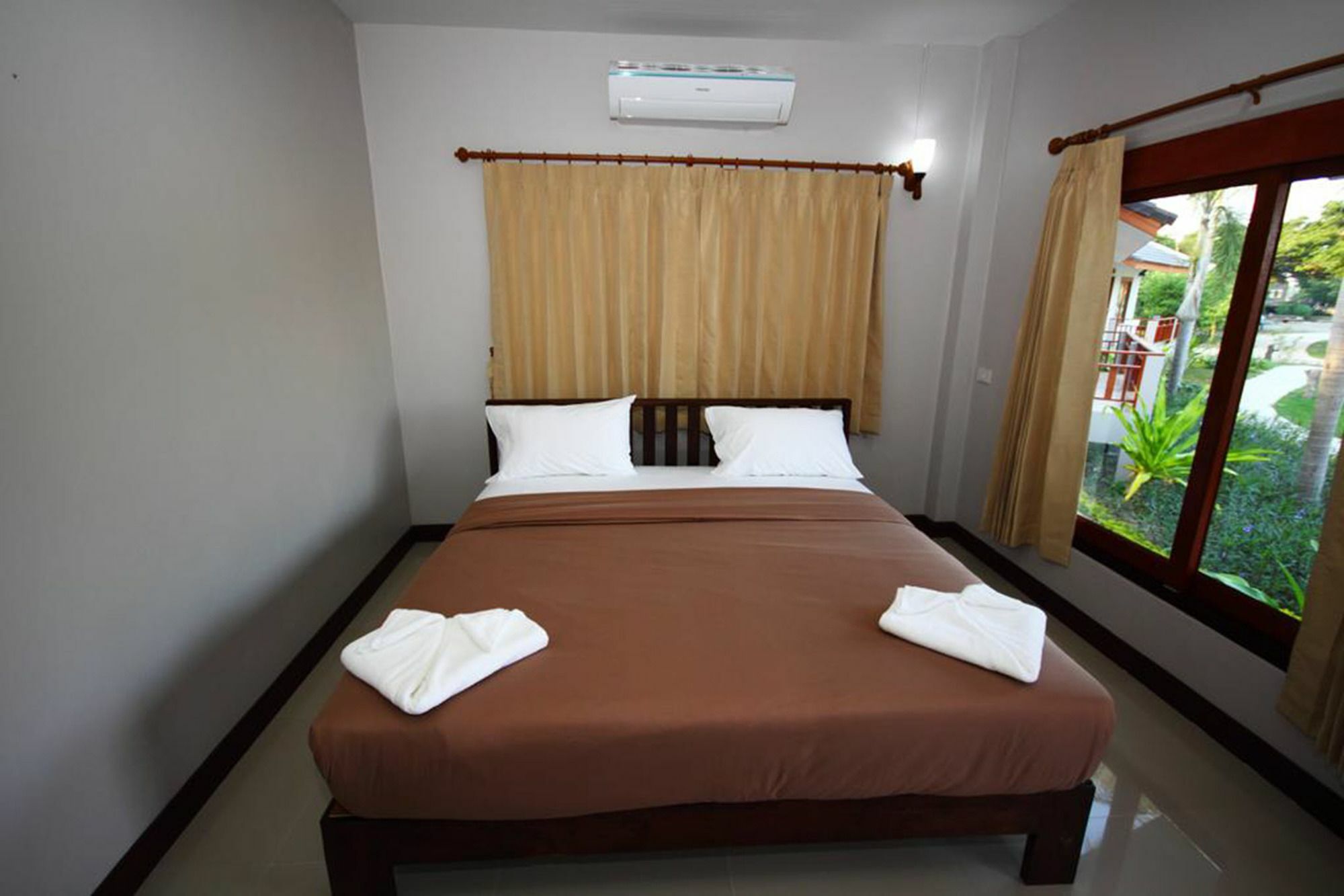 Resort Railumpoo Nakhon Sawan Eksteriør bilde