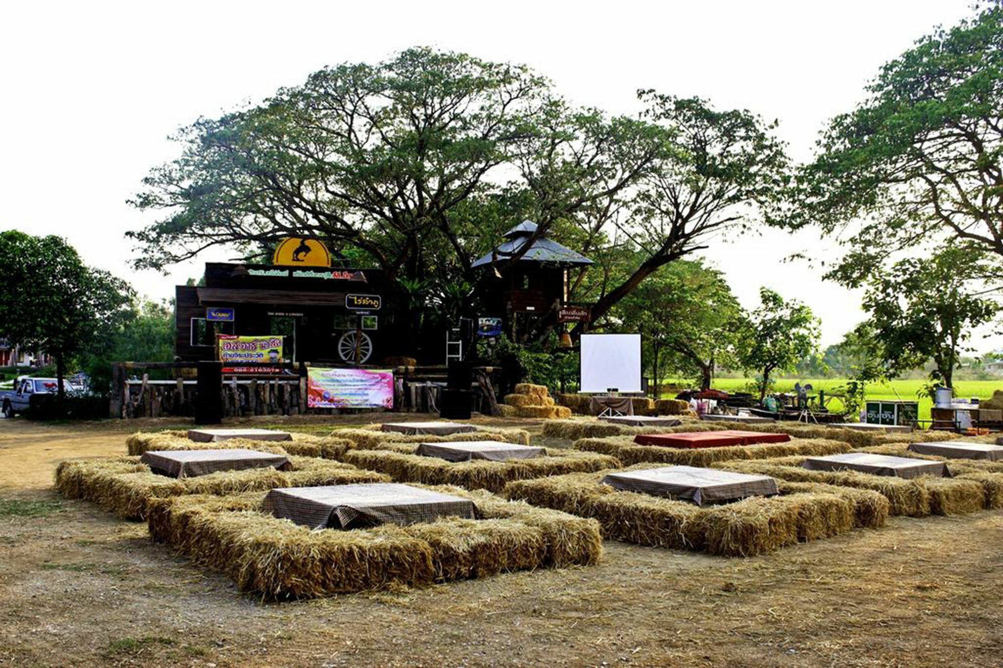 Resort Railumpoo Nakhon Sawan Eksteriør bilde